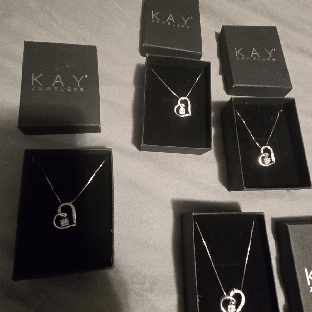 Heart Shape Pendant w/ Diamond Accents - Picture 4 of 4